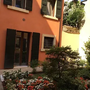  Apartment L'angolino Nascosto Italien